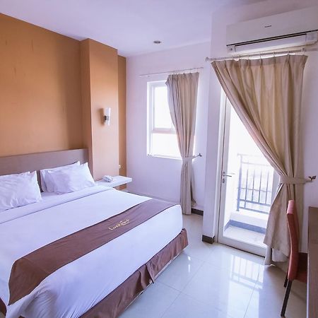 Luxpoint Hotel Baratajaya Сурабая Екстериор снимка