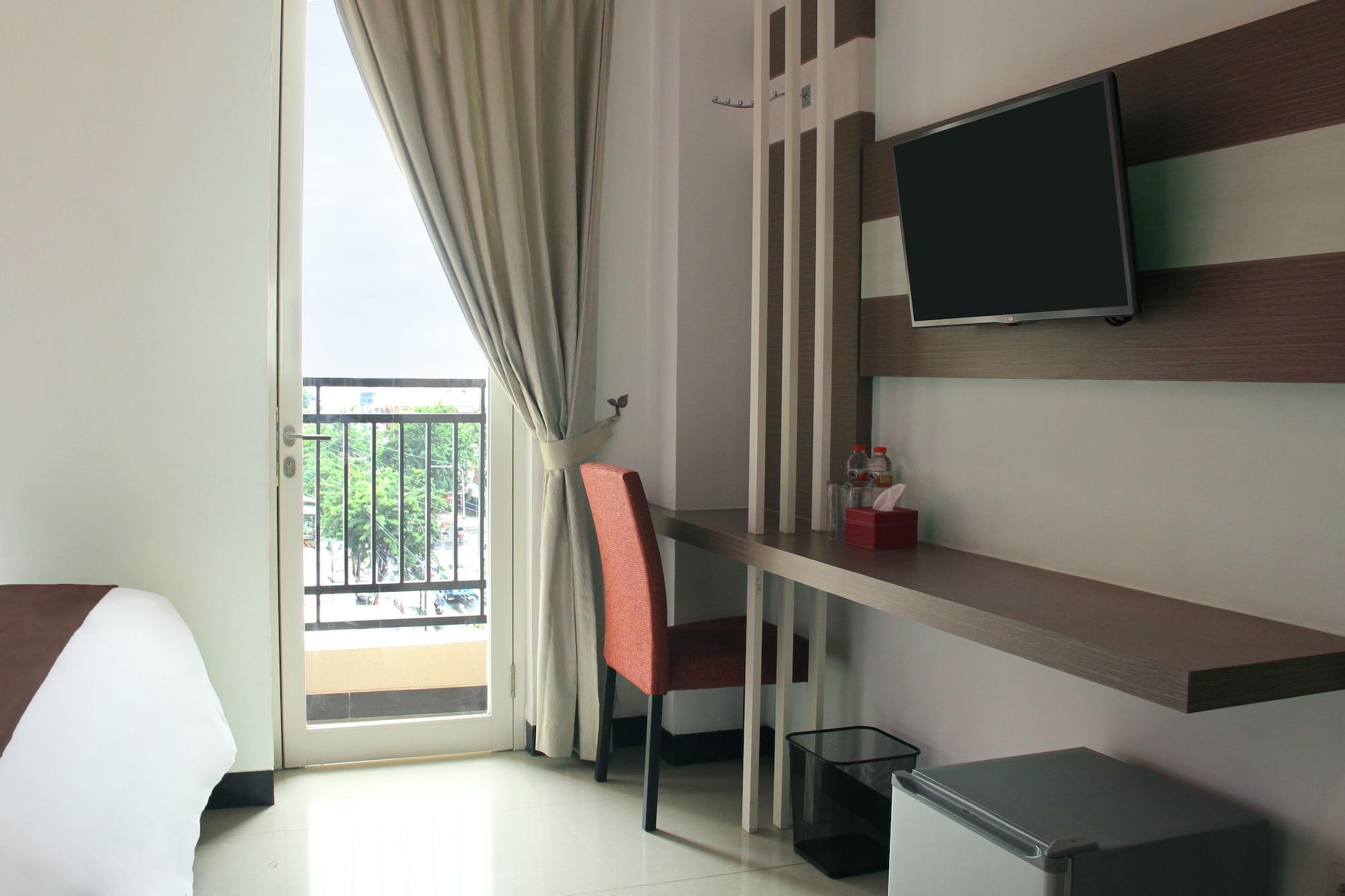 Luxpoint Hotel Baratajaya Сурабая Екстериор снимка