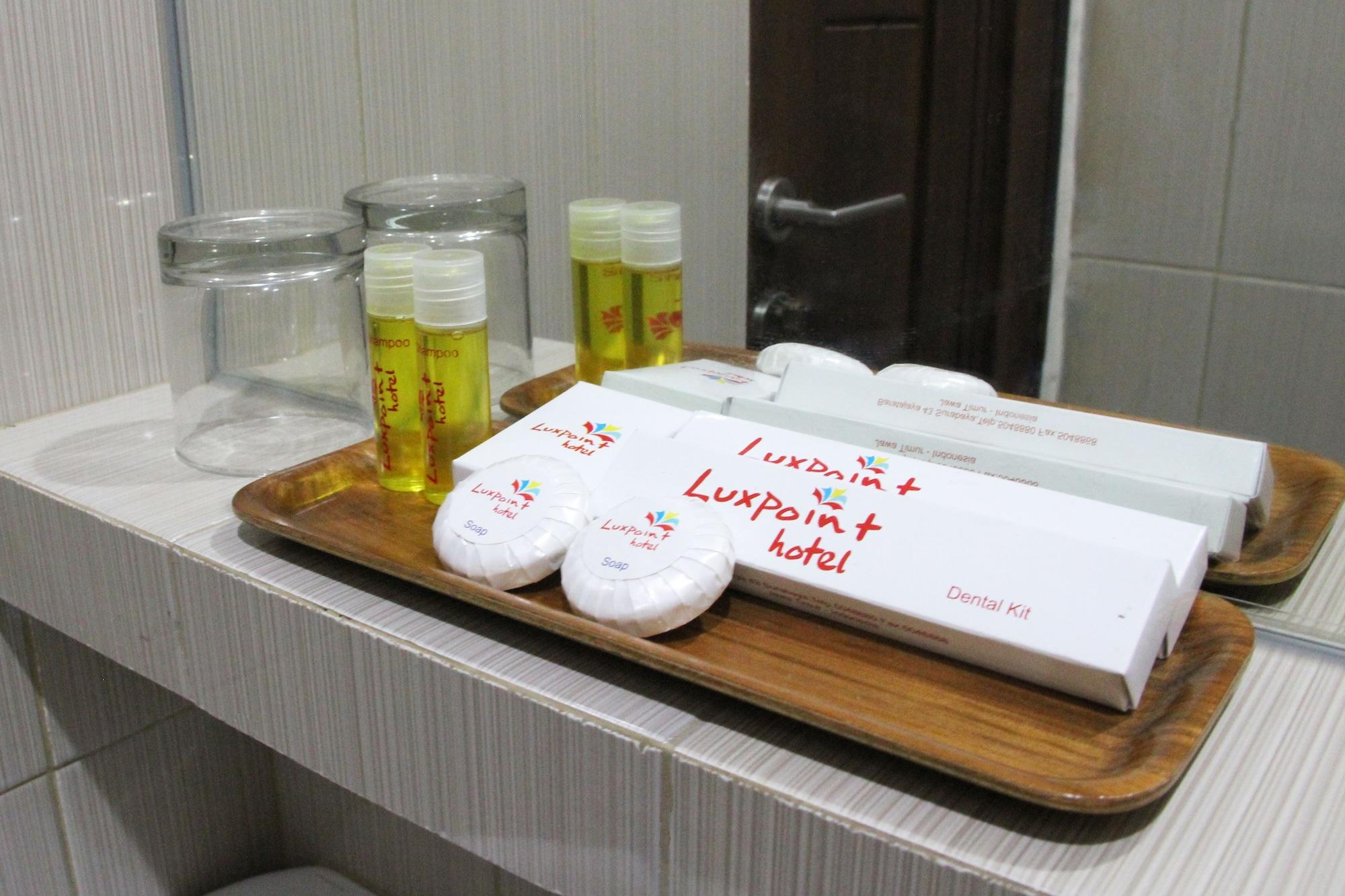 Luxpoint Hotel Baratajaya Сурабая Екстериор снимка