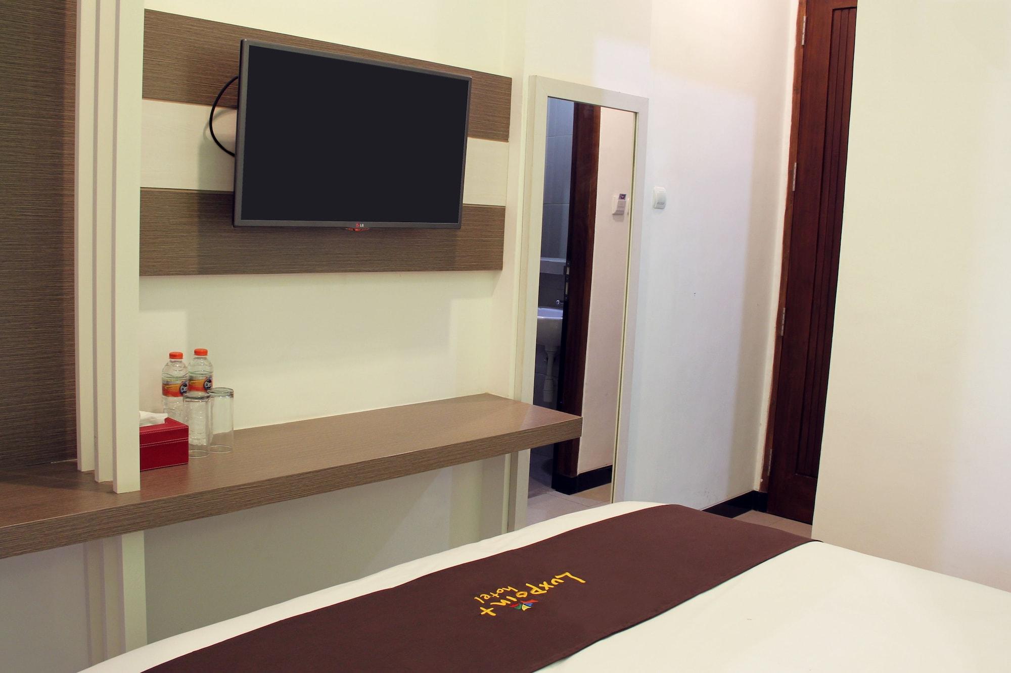 Luxpoint Hotel Baratajaya Сурабая Екстериор снимка