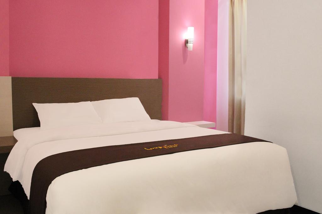 Luxpoint Hotel Baratajaya Сурабая Стая снимка