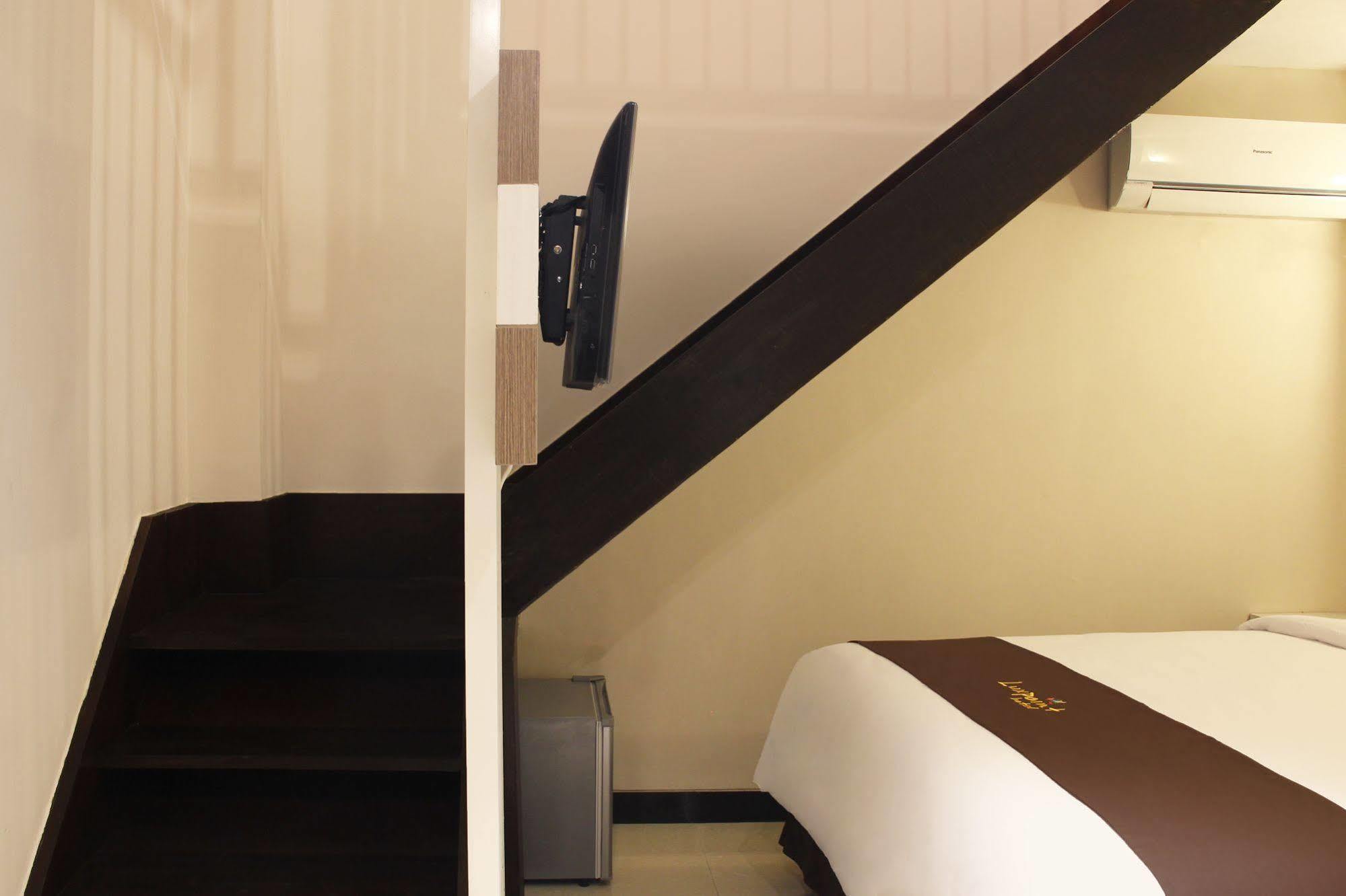 Luxpoint Hotel Baratajaya Сурабая Екстериор снимка